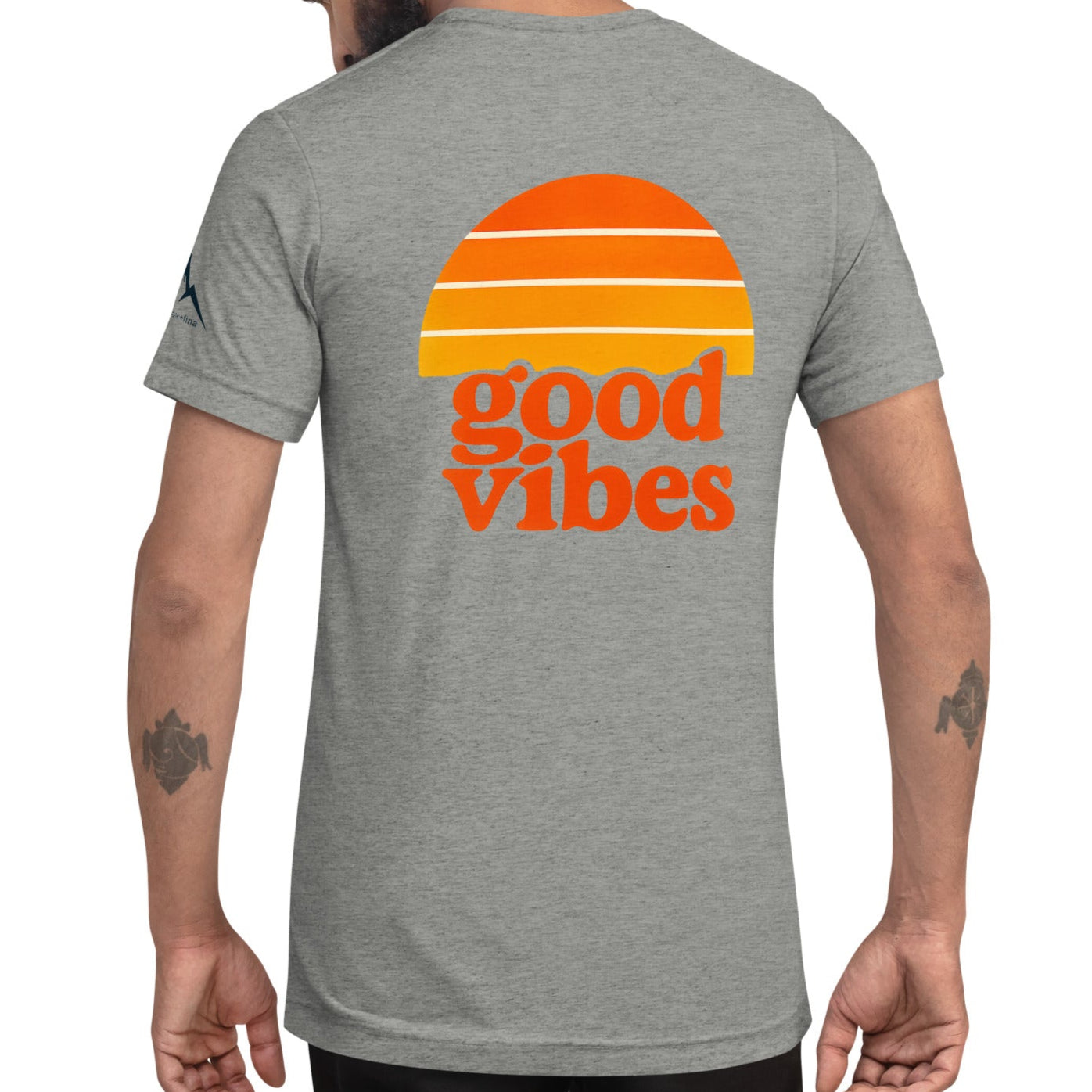 good vibes back | fitted tee