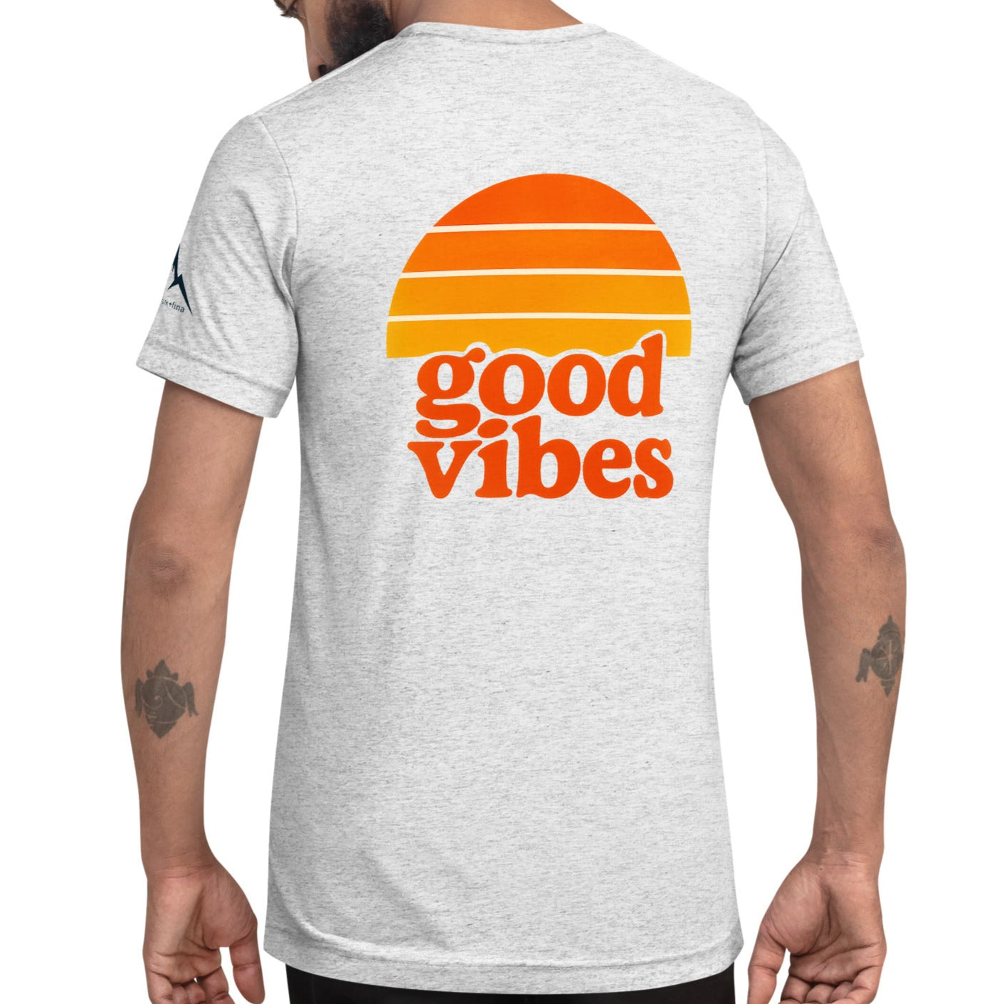 good vibes back | fitted tee