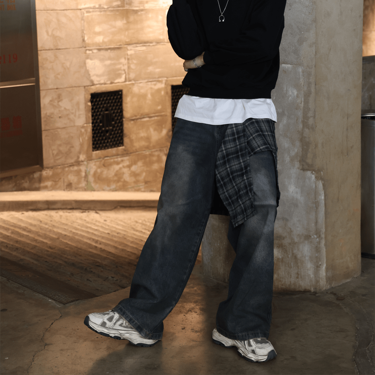 le freaq dark-wash loose jeans